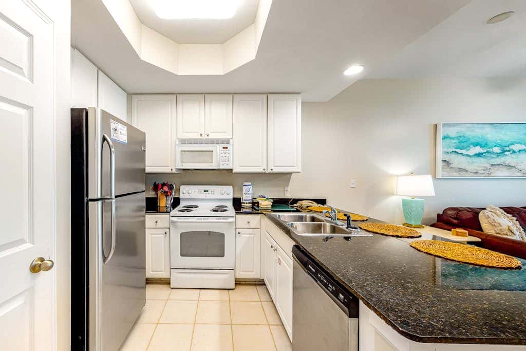 Ocean & Gulf front condo w furnished balcony, shared in & outdoor pools, & hot tub
