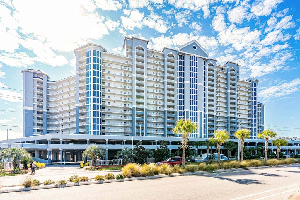 Ocean & Gulf front condo w furnished balcony, shared in & outdoor pools, & hot tub