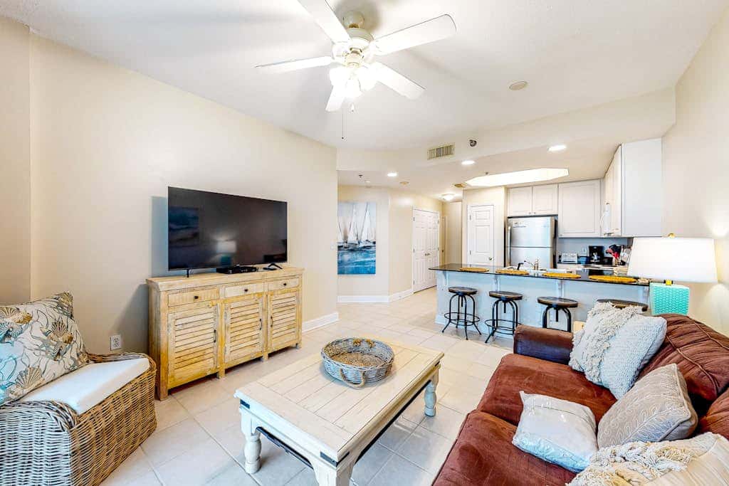 Ocean & Gulf front condo w furnished balcony, shared in & outdoor pools, & hot tub