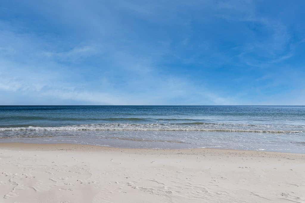 Ocean & Gulf front condo w furnished balcony, shared in & outdoor pools, & hot tub
