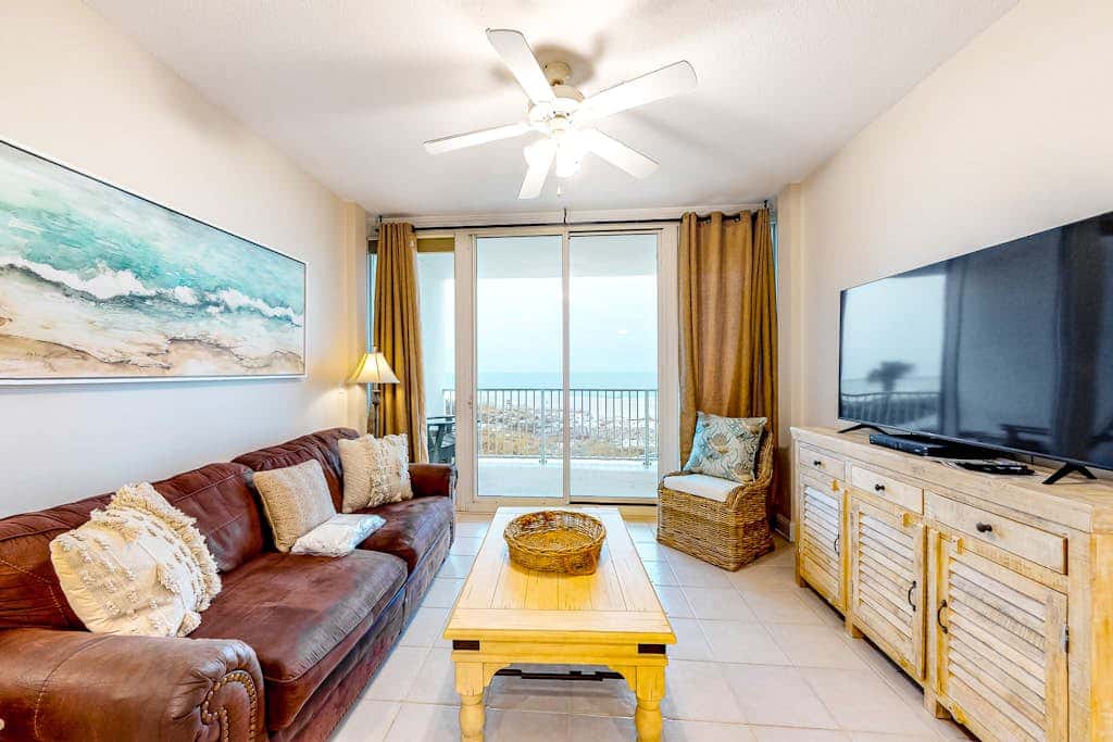 Ocean & Gulf front condo w furnished balcony, shared in & outdoor pools, & hot tub