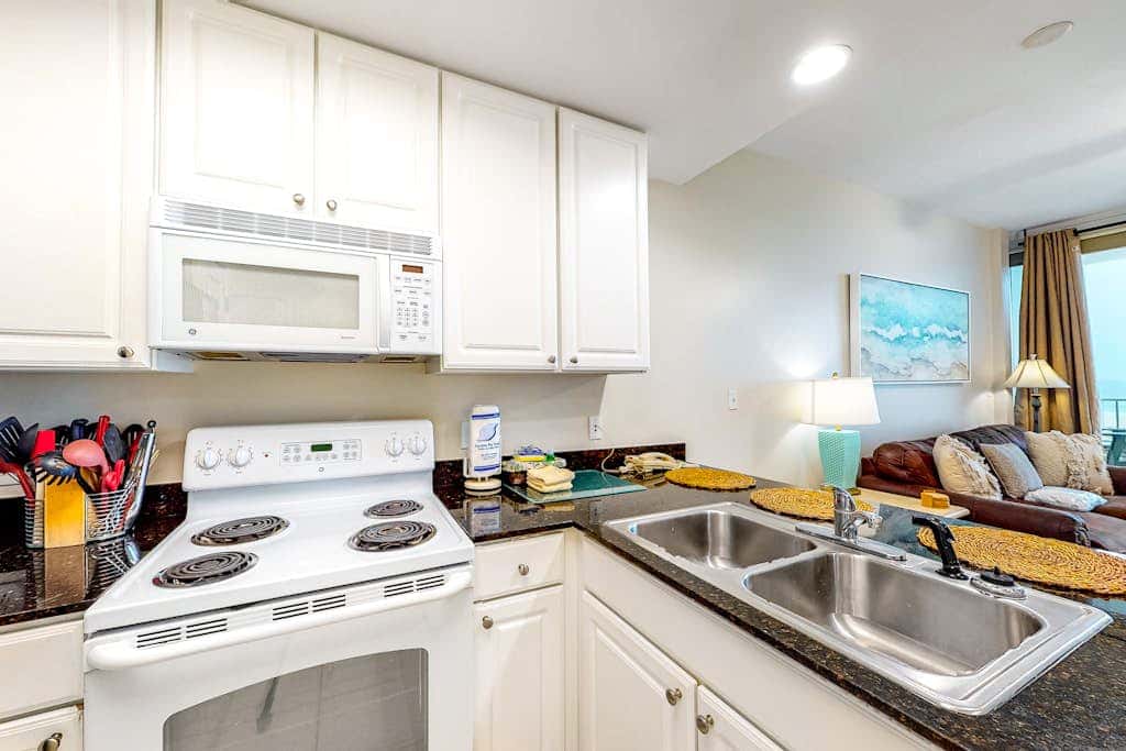 Ocean & Gulf front condo w furnished balcony, shared in & outdoor pools, & hot tub