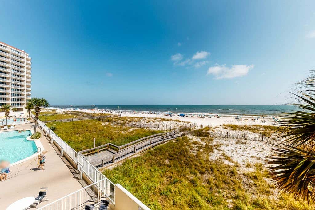 Ocean & Gulf front condo w furnished balcony, shared in & outdoor pools, & hot tub
