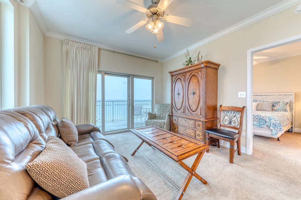 Corner condo with Gulf lagoon views, beach access & pools lazy river