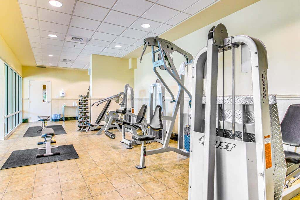 Corner condo with Gulf lagoon views, beach access & pools lazy river