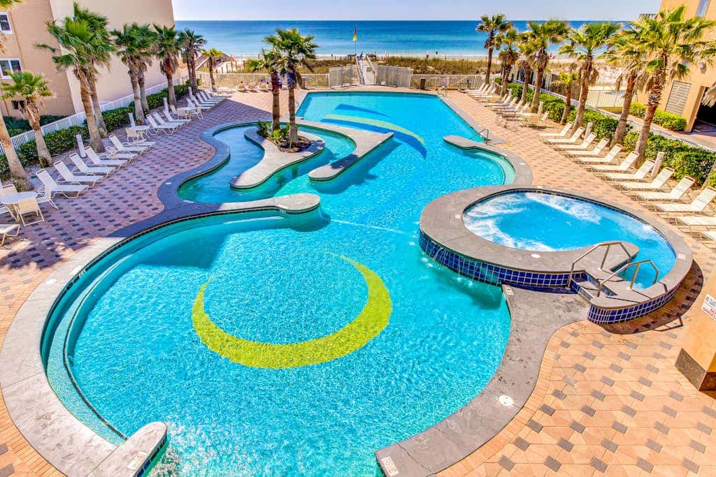Corner condo with Gulf lagoon views, beach access & pools lazy river