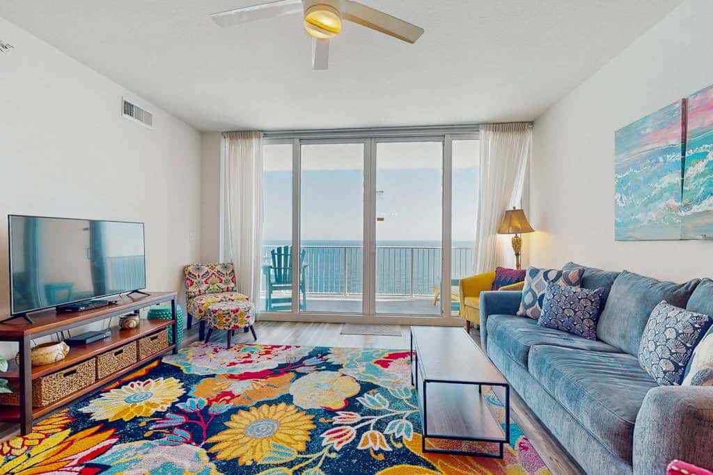 Gulf front beach condo with multiple community pools & sauna