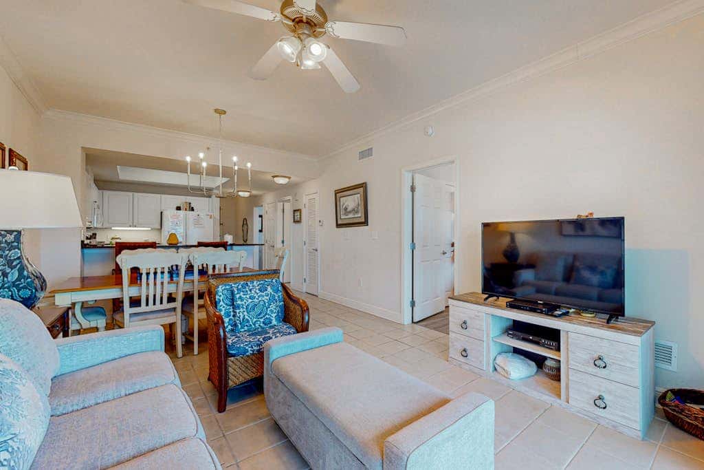 Bright & breezy condo with Gulf view, pools & beach access