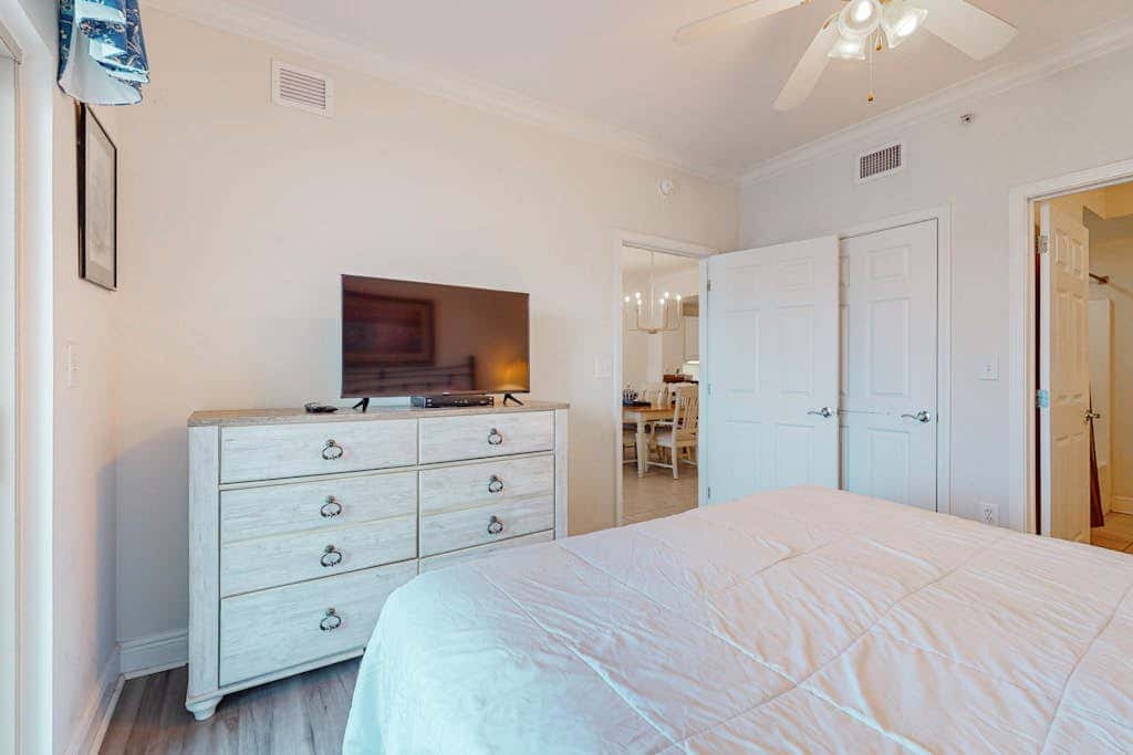 Bright & breezy condo with Gulf view, pools & beach access