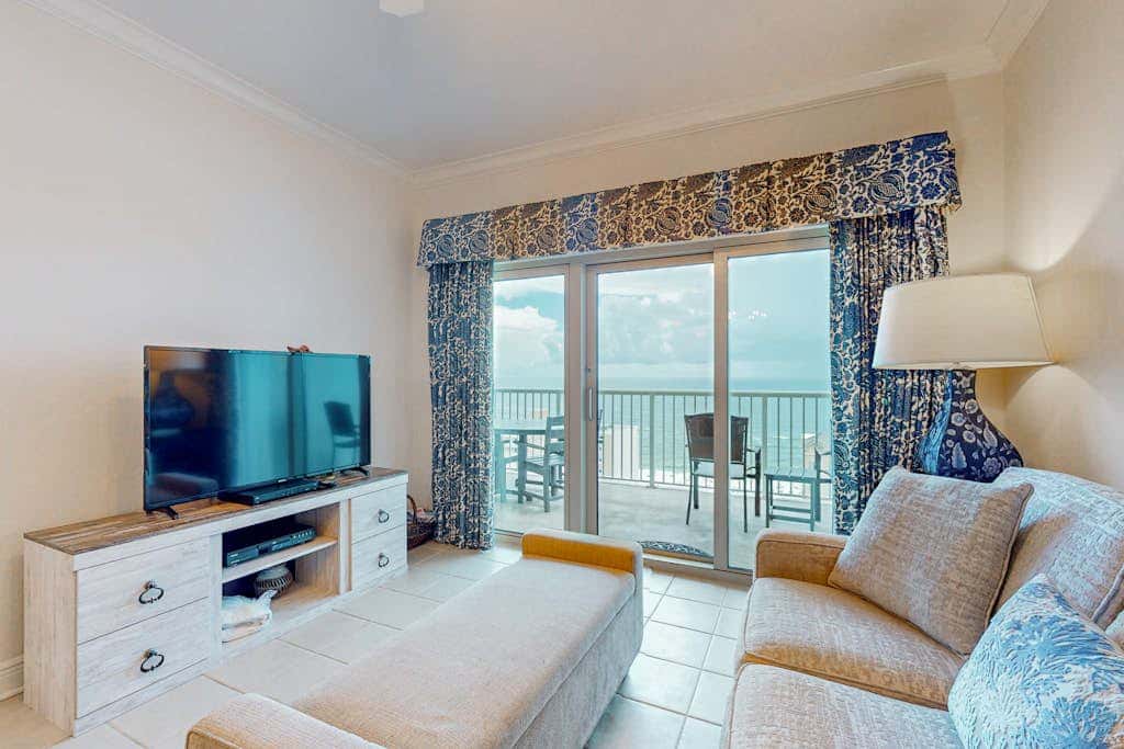Bright & breezy condo with Gulf view, pools & beach access