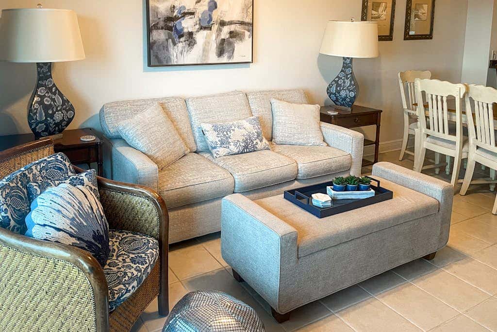 Bright & breezy condo with Gulf view, pools & beach access