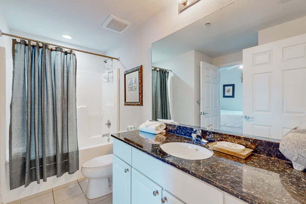Bright & breezy condo with Gulf view, pools & beach access
