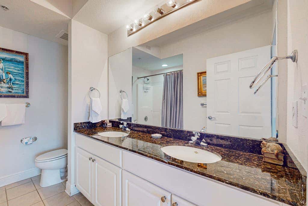 Bright & breezy condo with Gulf view, pools & beach access