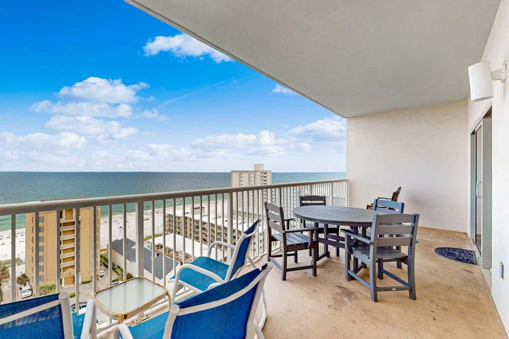 Bright & breezy condo with Gulf view, pools & beach access