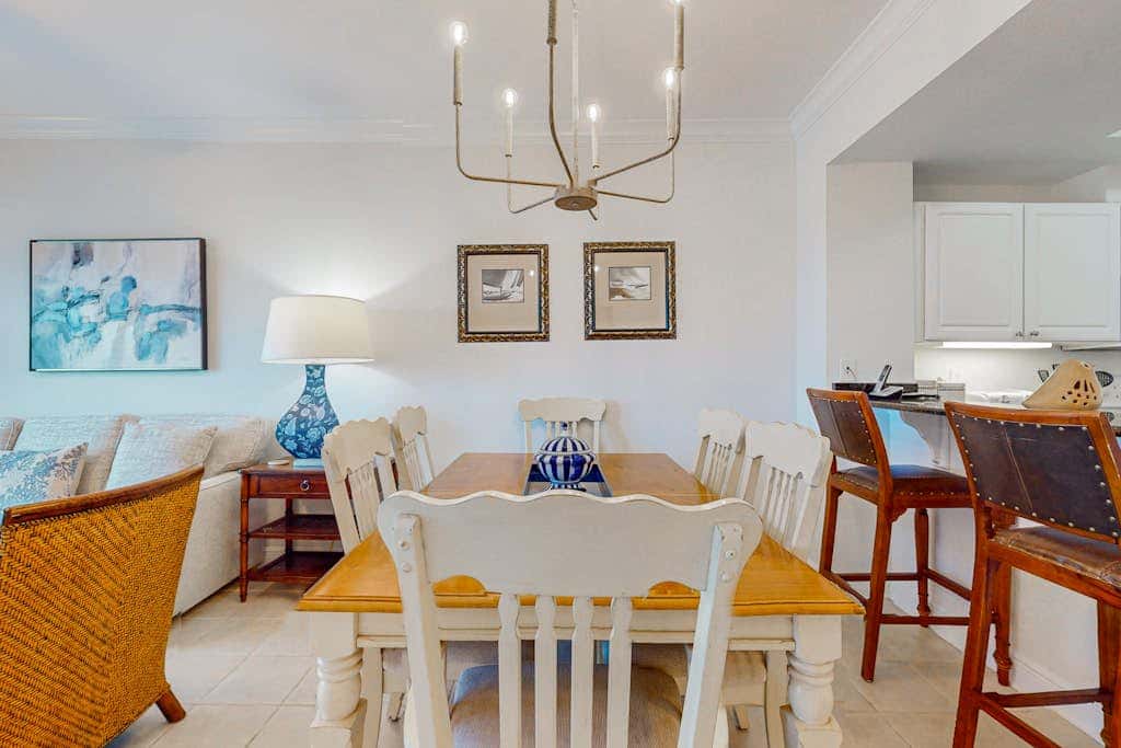 Bright & breezy condo with Gulf view, pools & beach access
