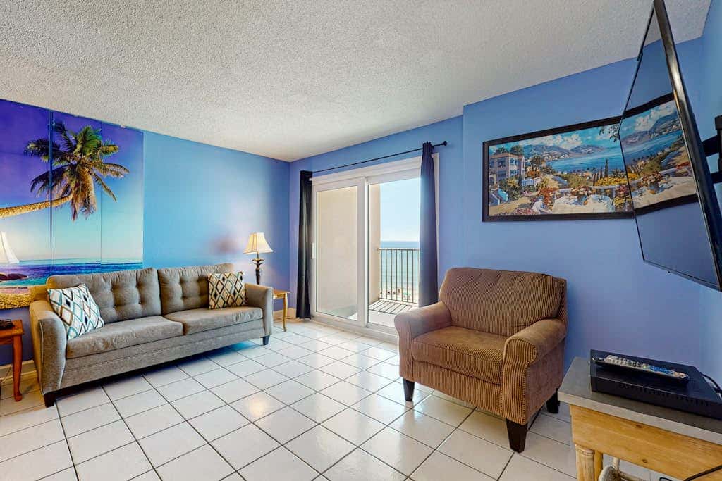 Clearwater condo with bunk room, pool, & balcony - walk to waves