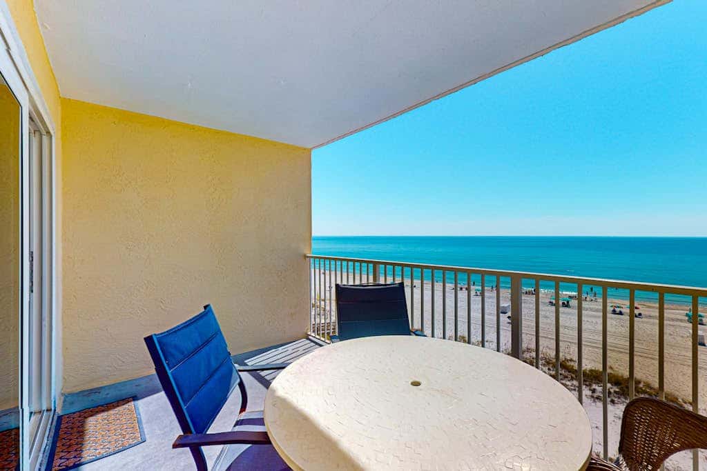 Clearwater condo with bunk room, pool, & balcony - walk to waves