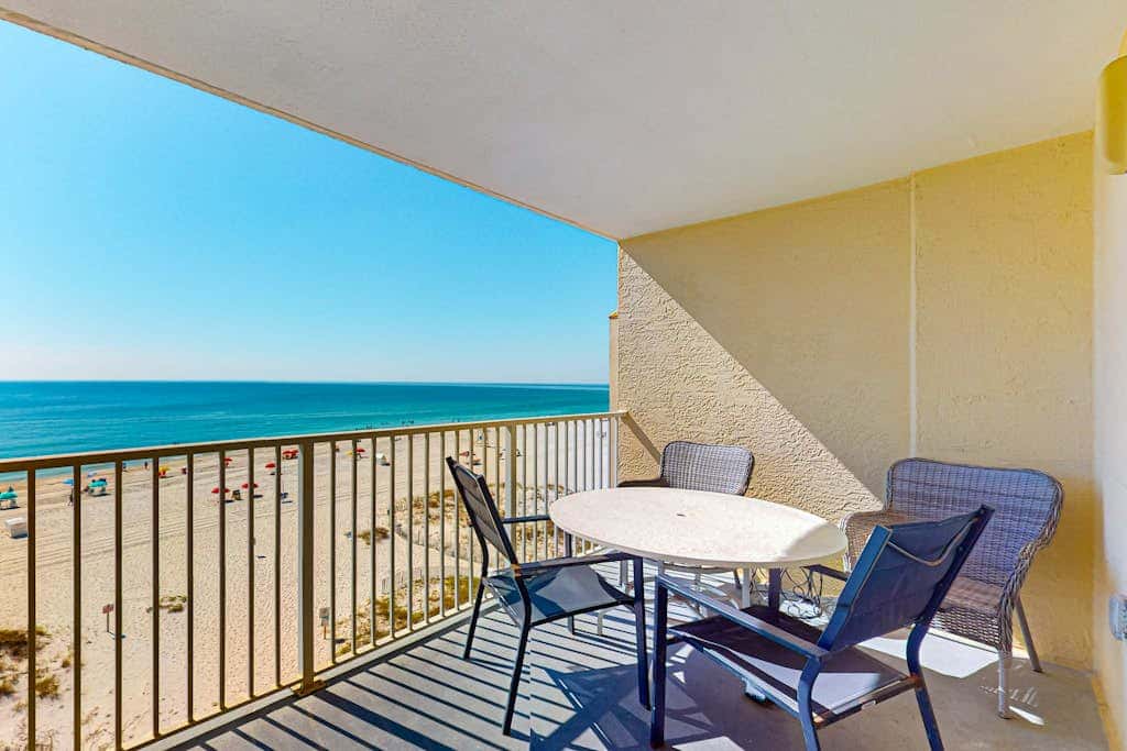 Clearwater condo with bunk room, pool, & balcony - walk to waves