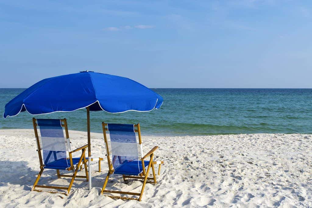 Clearwater condo with bunk room, pool, & balcony - walk to waves