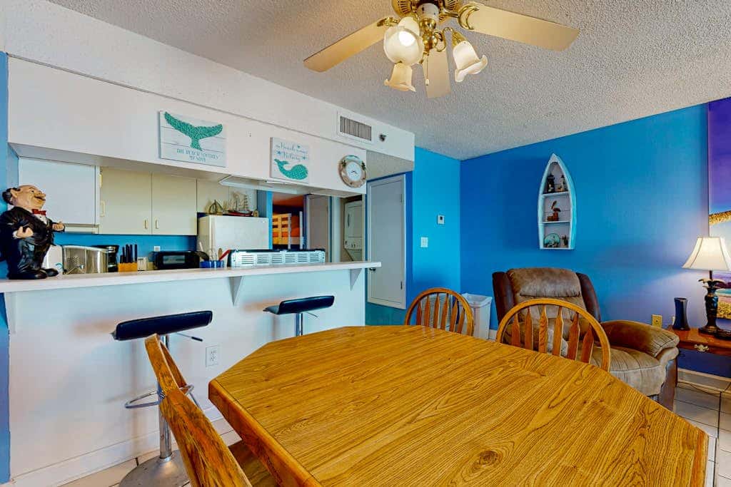 Clearwater condo with bunk room, pool, & balcony - walk to waves