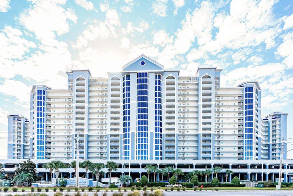 Coastal Condo w Balcony & Shared Pools, Hot Tubs, Gym and Gulf views