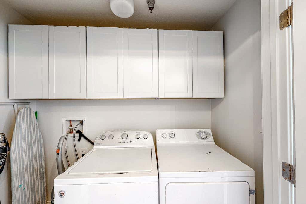 Coastal Condo w Balcony & Shared Pools, Hot Tubs, Gym and Gulf views