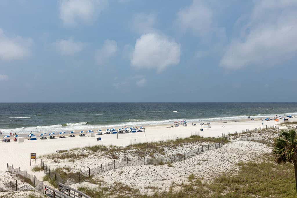 Coastal Condo w Balcony & Shared Pools, Hot Tubs, Gym and Gulf views