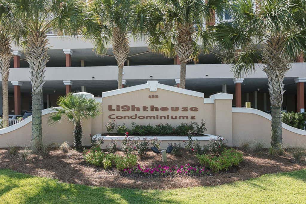 Coastal Condo w Balcony & Shared Pools, Hot Tubs, Gym and Gulf views