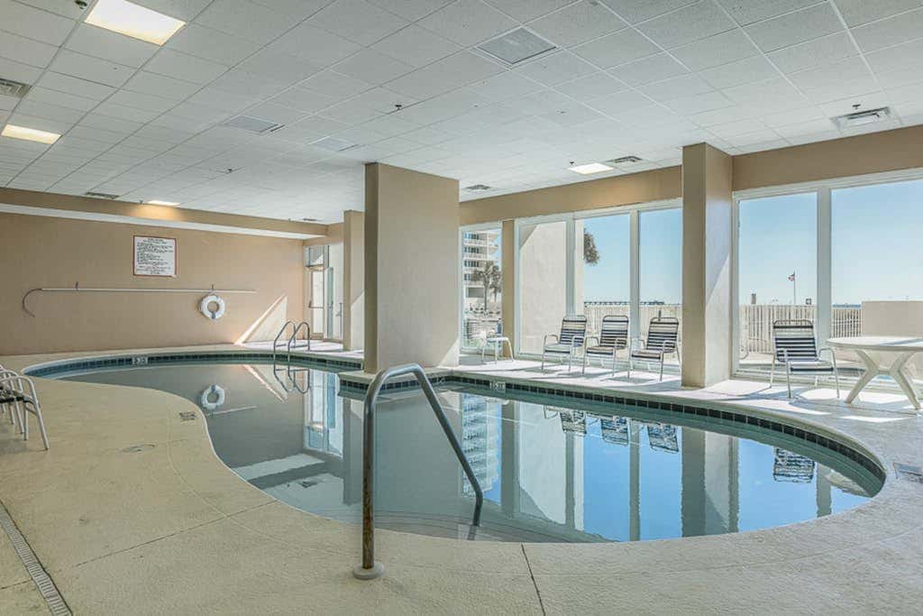 Coastal Condo w Balcony & Shared Pools, Hot Tubs, Gym and Gulf views