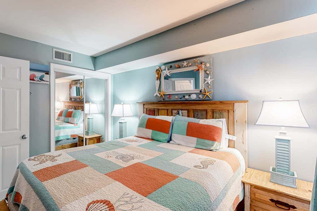 Gulf-view condo with 4 pools, hot tubs, beach access, central AC, & washer/dryer
