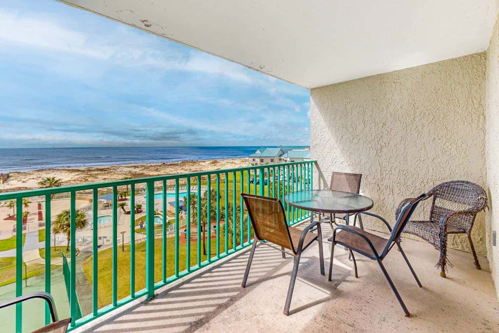Beachfront condo with Gulf views, pools, hot tubs, tennis, & balcony