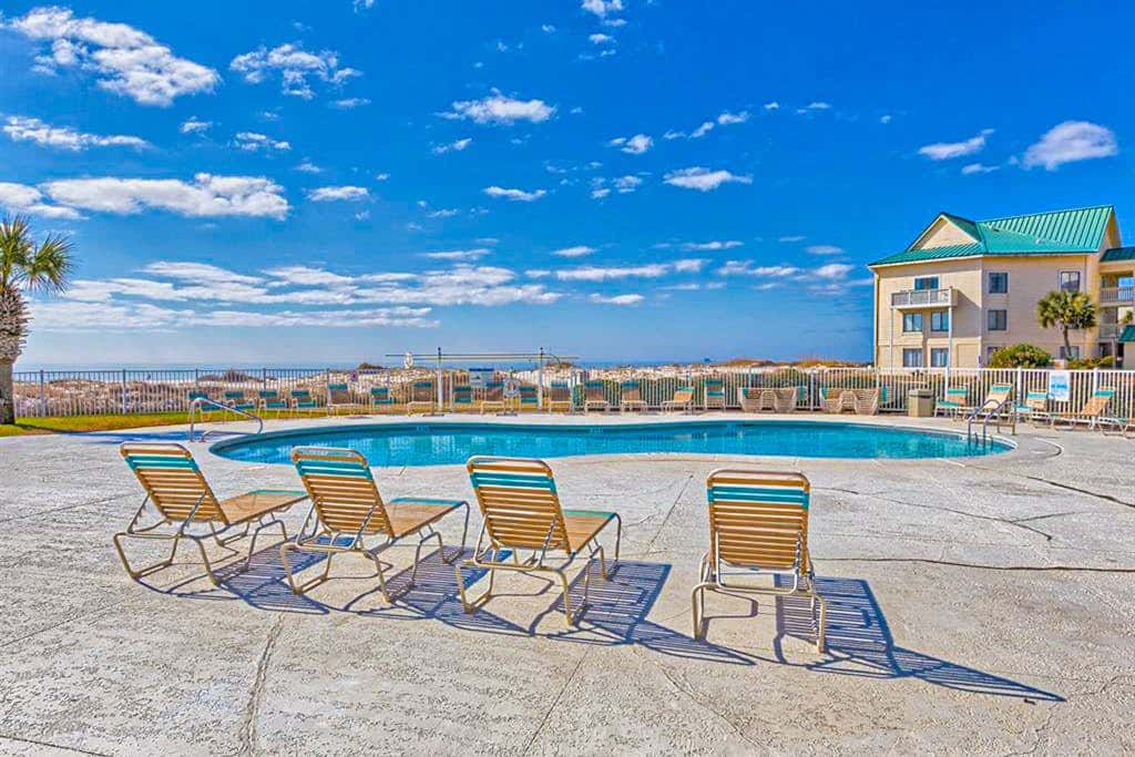 Beachfront condo with Gulf views, pools, hot tubs, tennis, & balcony