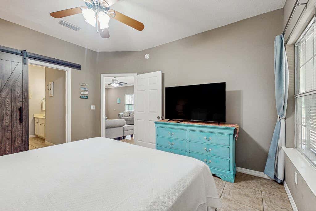 Spacious condo with pool & screened porch