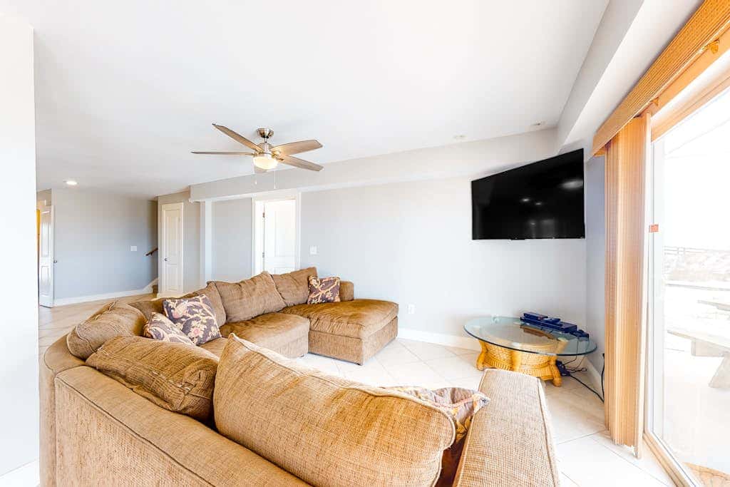 Spacious beachfront wedding-friendly home with multiple decks & shared pool