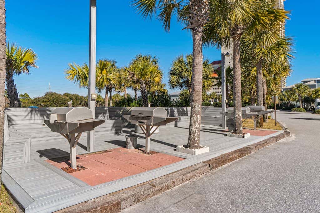 Spacious beachfront wedding-friendly home with multiple decks & shared pool