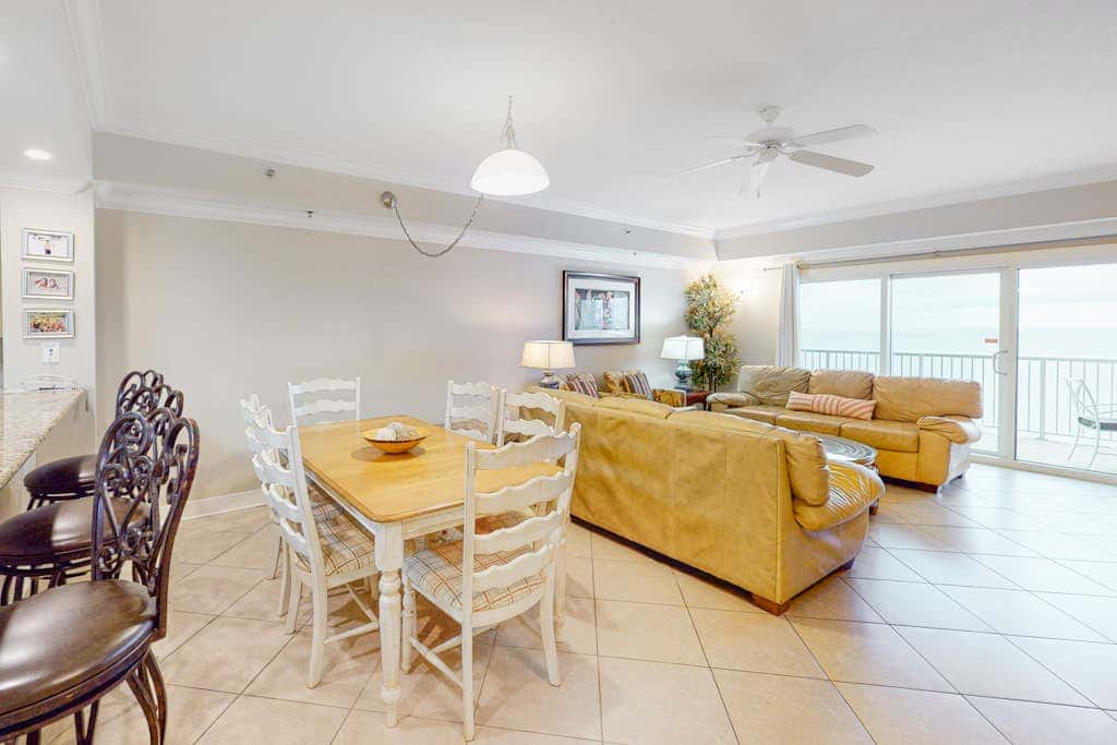 Beachfront condo with incredible views, balcony, pool, sauna, & hot tub