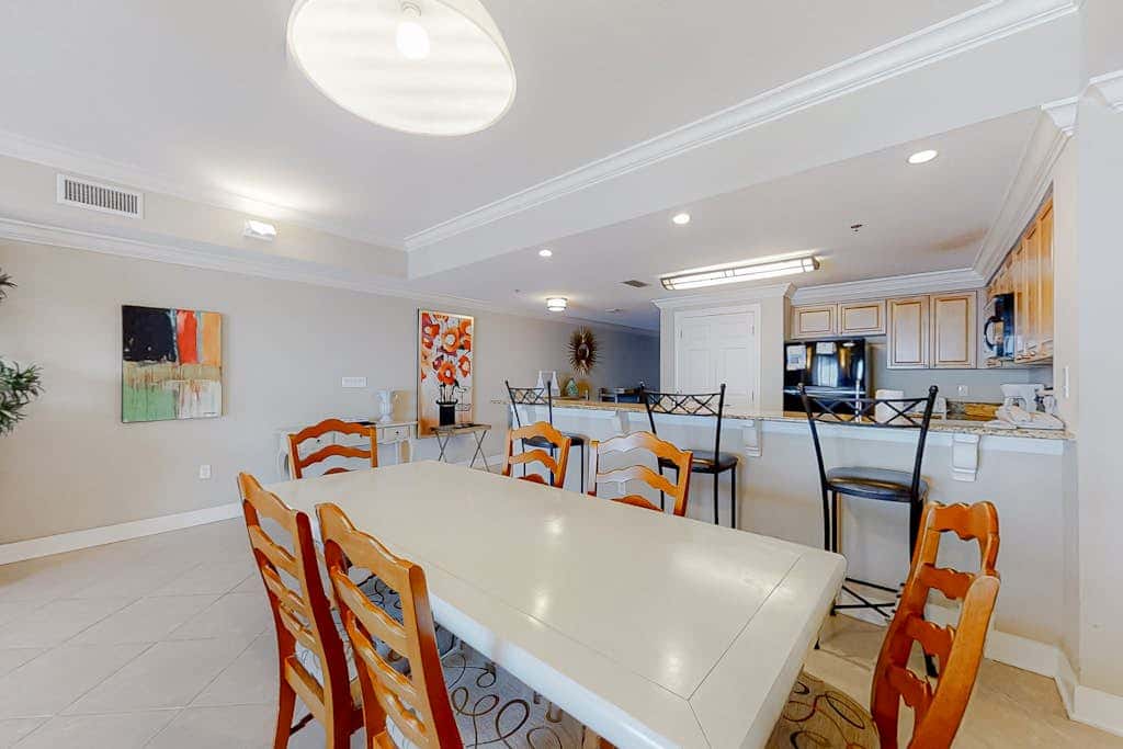 Convenient oceanfront condo with views, balcony, pool, hot tub, A/C, & WiFi