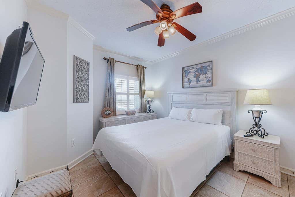 Beachfront resort condo with shared pool, tennis court, free WiFi, central AC