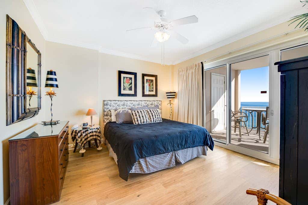 Gulf-front condo with balcony, central AC, pools, hot tubs & beach access