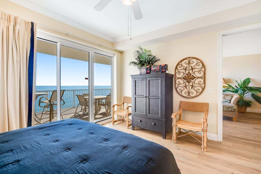 Gulf-front condo with balcony, central AC, pools, hot tubs & beach access