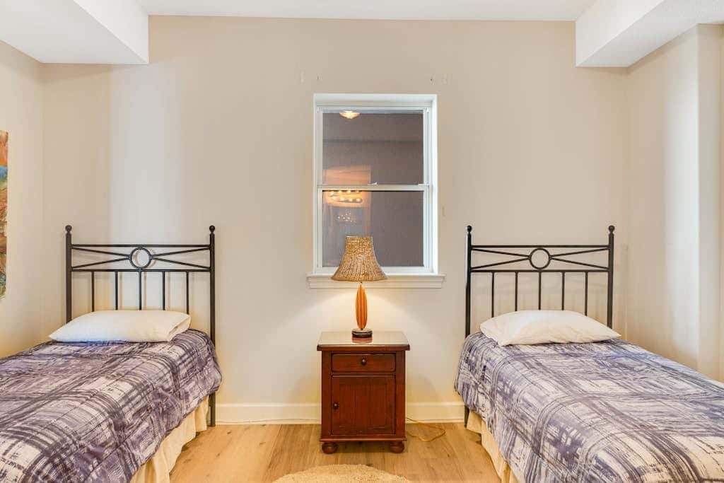 Gulf-front condo with balcony, central AC, pools, hot tubs & beach access