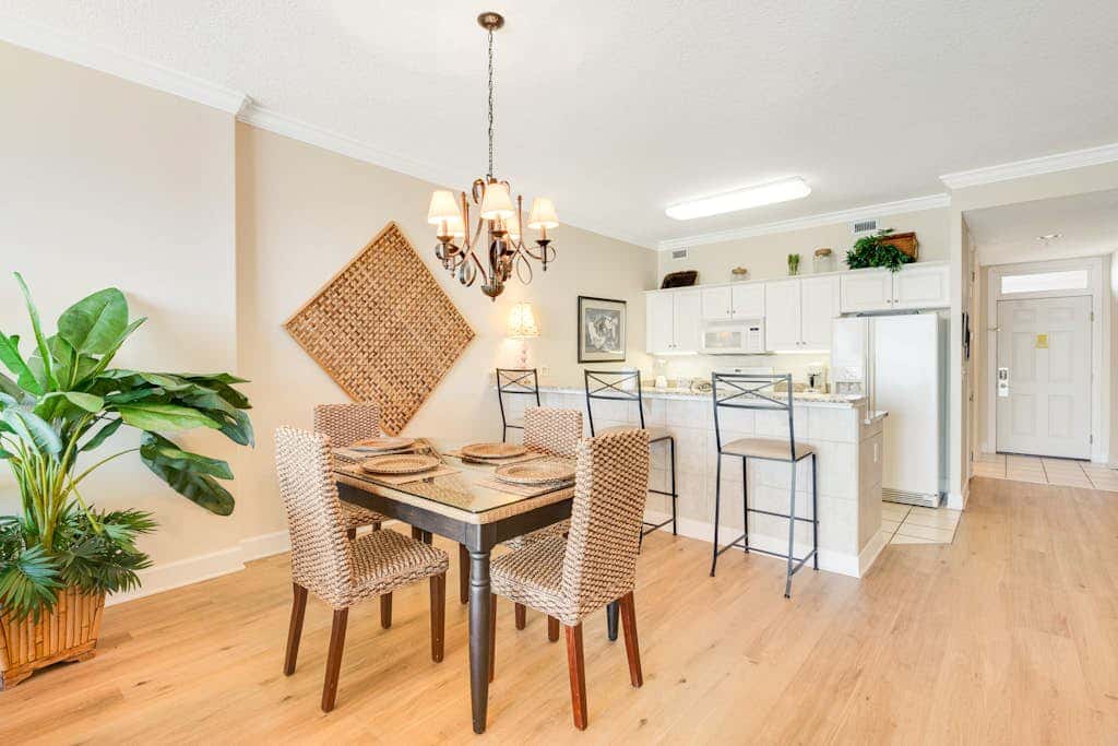 Gulf-front condo with balcony, central AC, pools, hot tubs & beach access