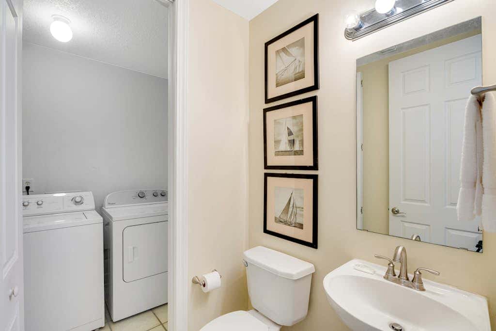 Gulf-front condo with balcony, central AC, pools, hot tubs & beach access