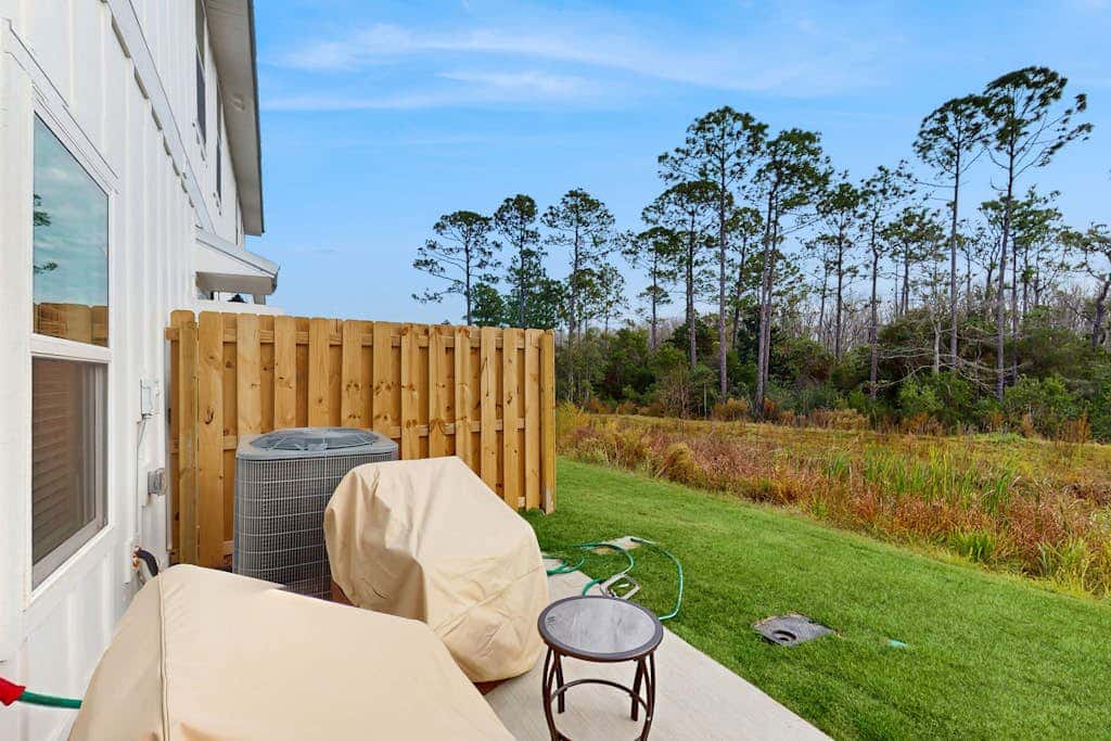 Dog friendly home near the Wharf with internet and free parking