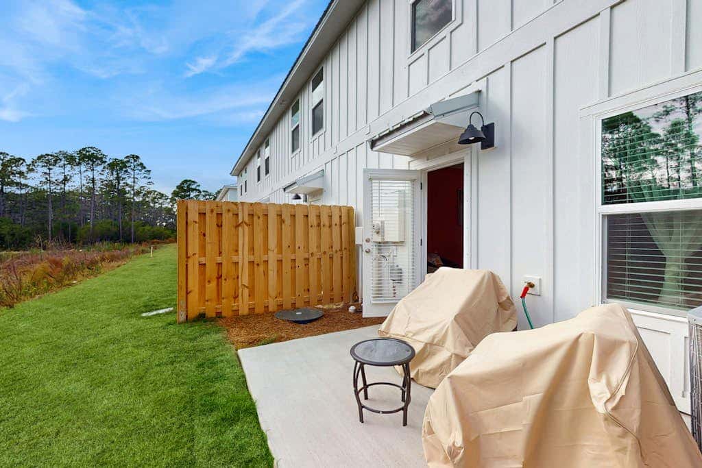 Dog friendly home near the Wharf with internet and free parking
