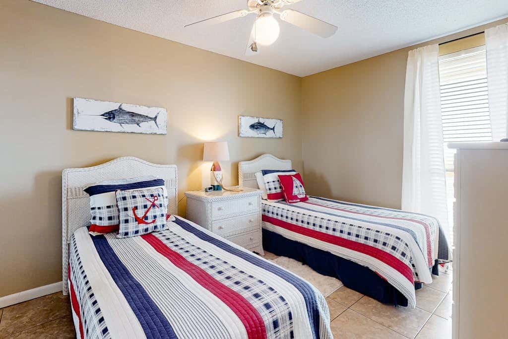 Gulf-front getaway with pool, hot tub, athletic courts & central AC