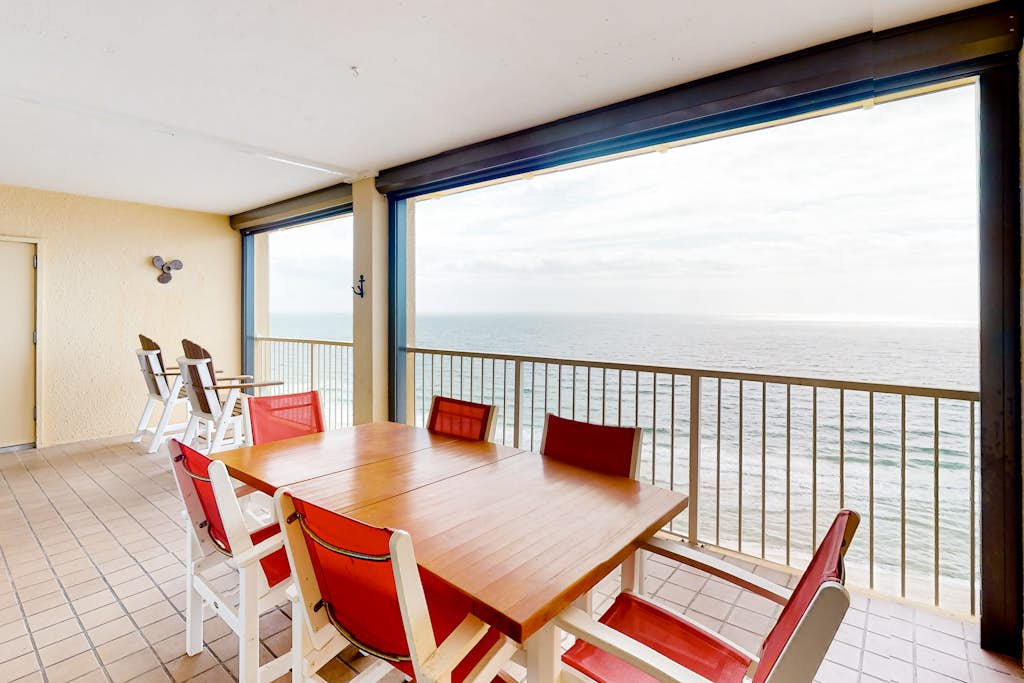 Gulf-front getaway with pool, hot tub, athletic courts & central AC