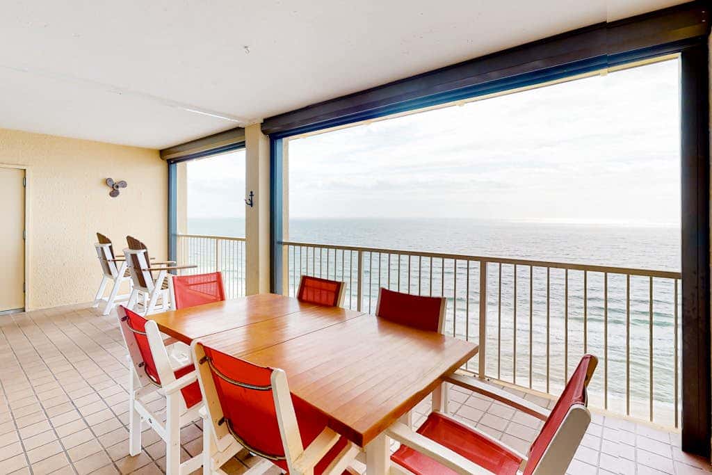 Gulf-front getaway with pool, hot tub, athletic courts & central AC