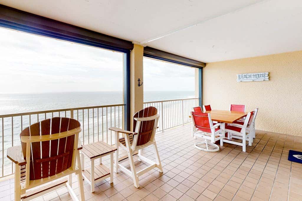 Gulf-front getaway with pool, hot tub, athletic courts & central AC