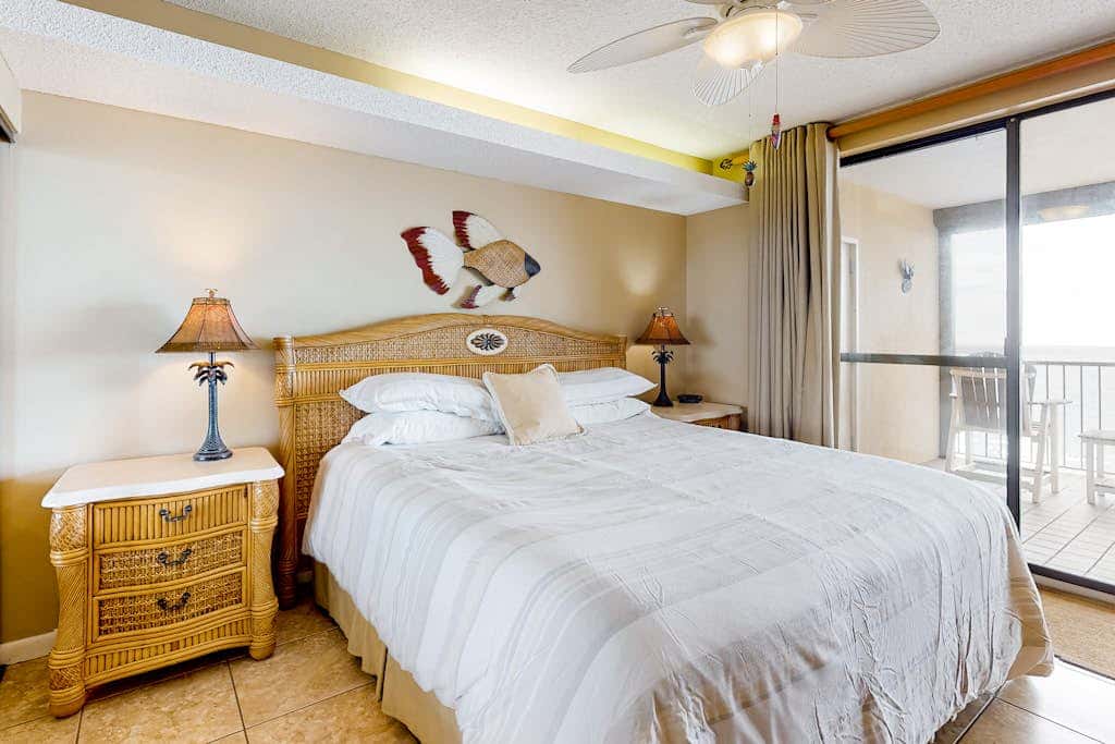 Gulf-front getaway with pool, hot tub, athletic courts & central AC